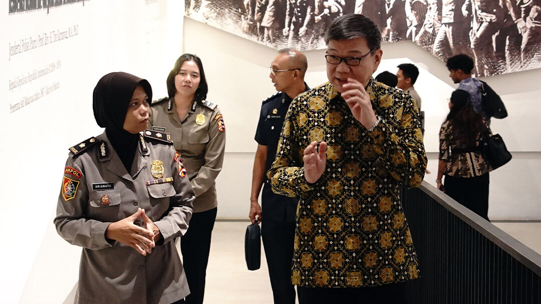 Wagub Akpol Terima Kunjungan Delegasi Kedubes Singapura (2) Wagub Akpol Terima Kunjungan Delegasi Kedubes Singapura Bahas Kerja Sama Kepolisian