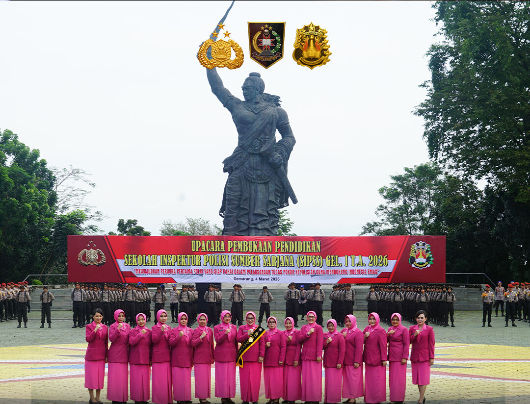 Pengukuhan Ny. Rani Kartiko sebagai Ibu Pembina Taruna AkpolSemarang — Ny. Rani Kartiko resmi di (1)